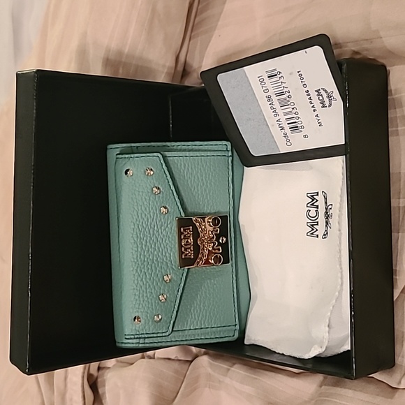 MCM Patricia Tri-fold Wallet - Picture 8 of 8